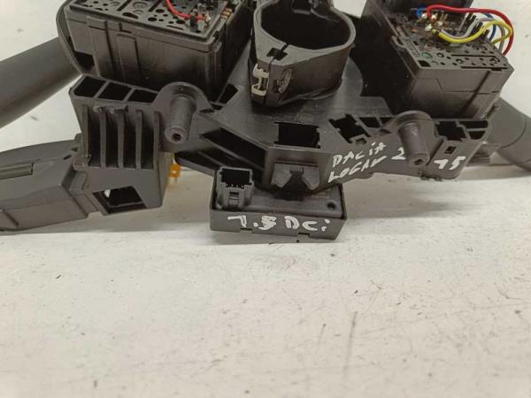 COMMODO DACIA LOGAN / SANDERO // RENAULT - Vue 3